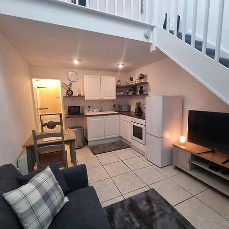 Cosy Moat House Cottage #6 彭布罗克 外观 照片